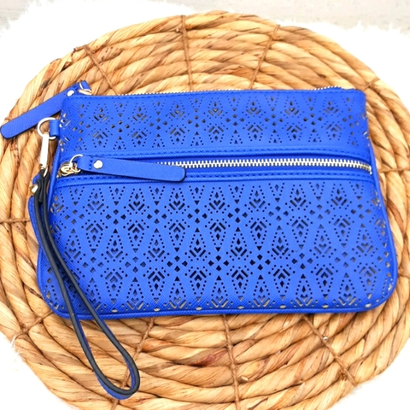 NWOT STREET LEVEL WRISTLET - Picture 9 of 9